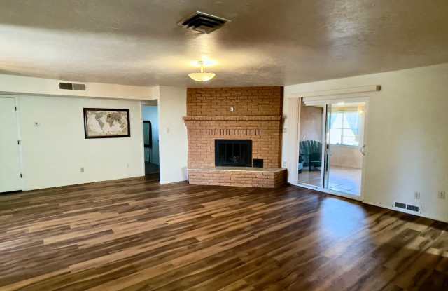 720 Country Club Rd photos photos