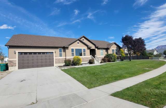 Large and Spacious Lehi Home Gallery 3