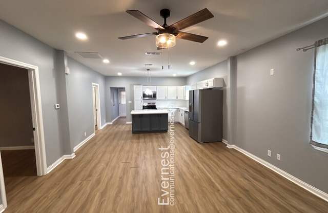 2311 Fairleigh Street Gallery 3