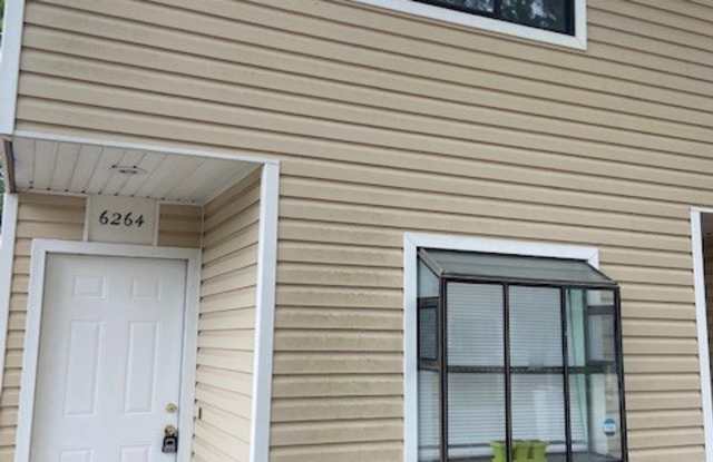 6264 Southwest 8th Place - 1 photos photos