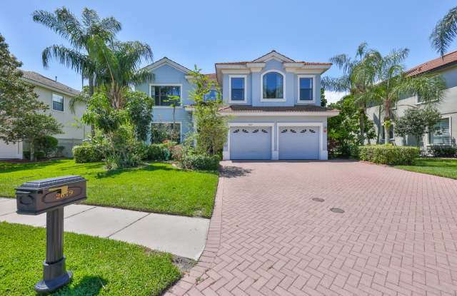 Expansive Clearwater Luxury | 6BR Pool Home w/ Solar, Outdoor Kitchen & 3+ Car Garage photos photos