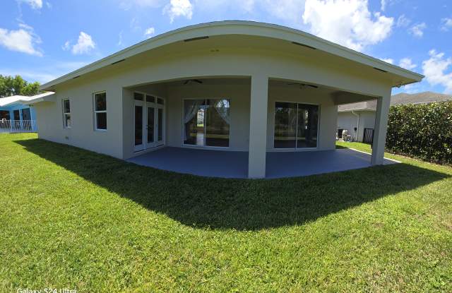 8724 Southeast Pinehaven Avenue Gallery 4