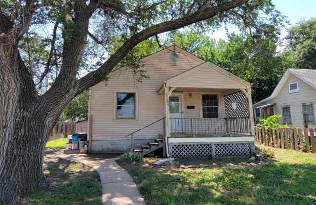 805 W Marlin St - 805 West Marlin Street, McPherson, KS 67460 805 W Marlin St - 805 West Marlin Street, McPherson, KS 67460