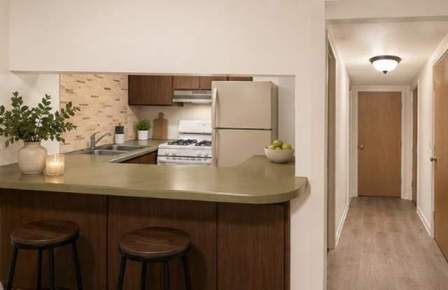 124 W Washington Gallery 2