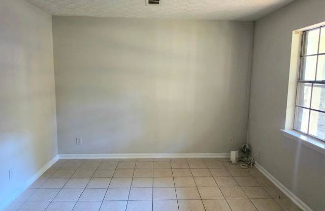 Immediate Move-in 3 Bedroom,1.5 bath in Rex, GA 30273 Gallery 4