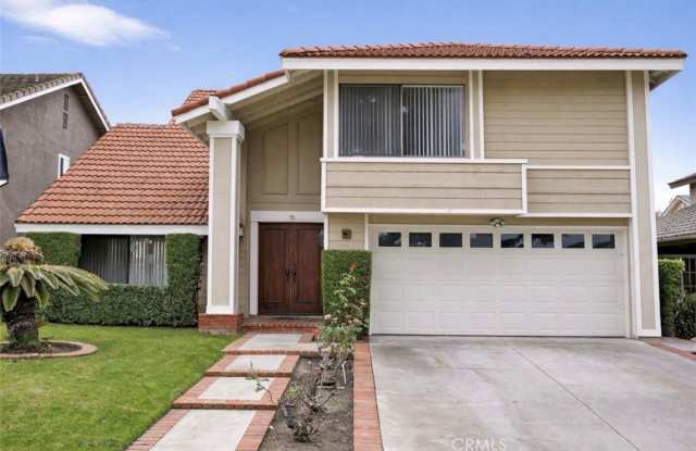 46 Christamon W photos photos