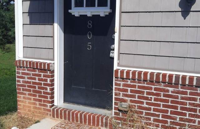 805 ADMIRALS QUAY Drive Gallery 2