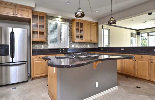 2516 N Skytop Court Gallery 4