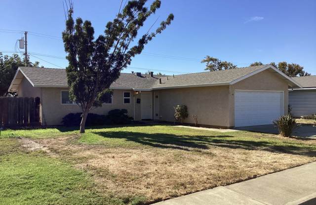 NOW AVAILABLE!! Very Nice Home In Gustine photos photos