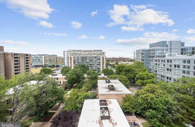 240 M ST SW #E711 Gallery 2