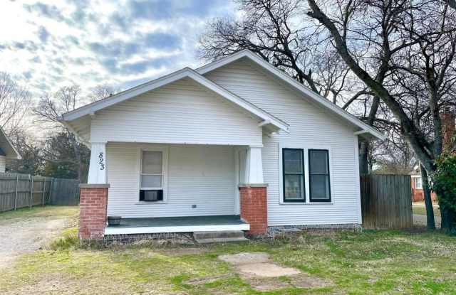 823 G Street Northwest - 823 G Street Northwest, Ardmore, OK 73401