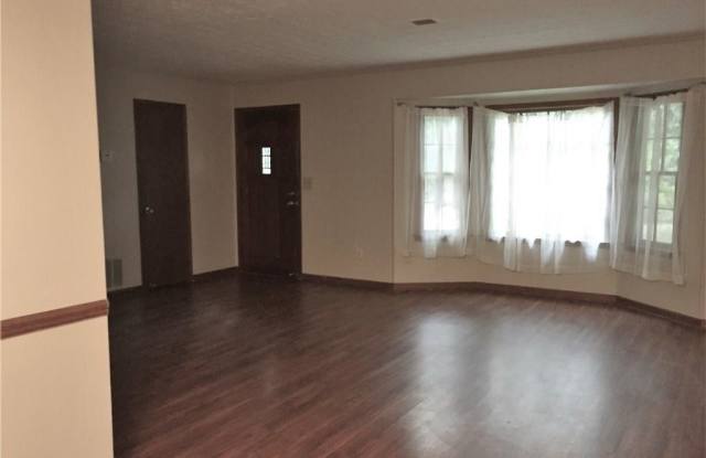 6859 Lakeview Lane Gallery 2