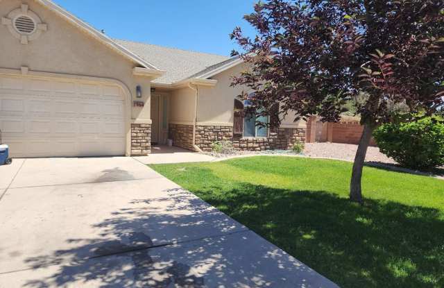 Pet Friendly Southern View Townhome Gallery 1