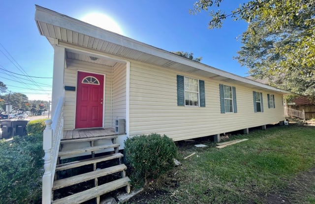 2705 Avenue G - 2705 Avenue G, Nederland, TX 77627