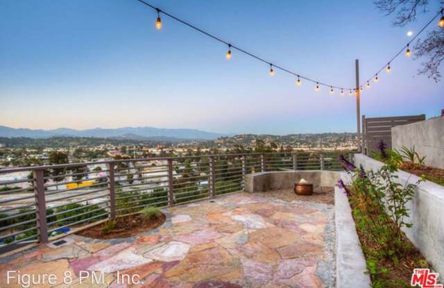 2592 Adelbert Ave Gallery 3