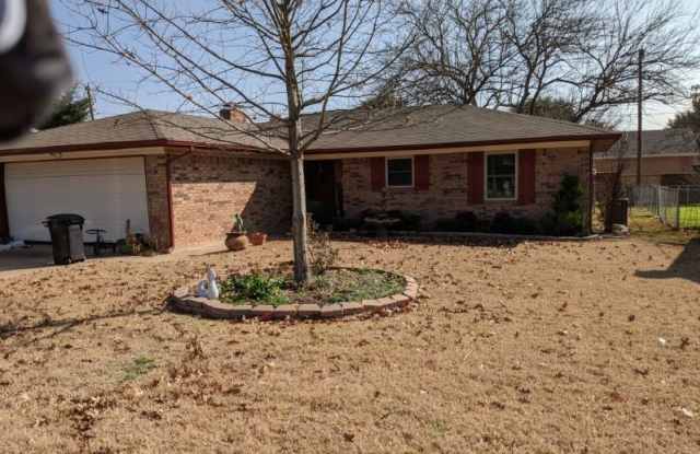 131 Alamo St - 131 Alamo Street, Waxahachie, TX 75165
