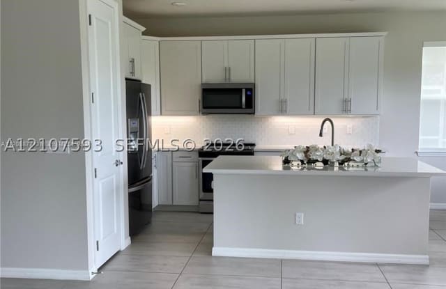 4615 Greenway Dr Gallery 4