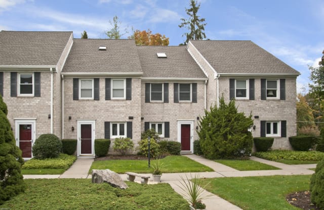 25 Indian Harbor Drive - 25 Indian Harbor Drive, Greenwich, CT 06830