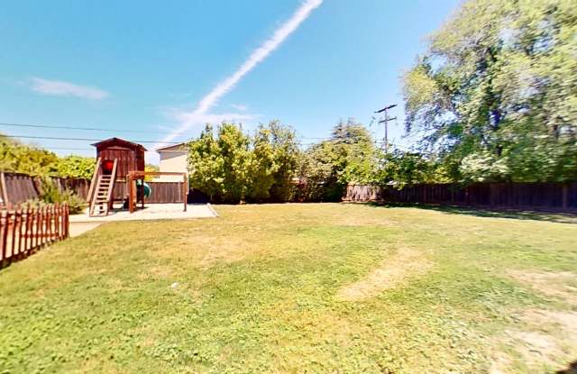 18533 Paseo Lado Gallery 2