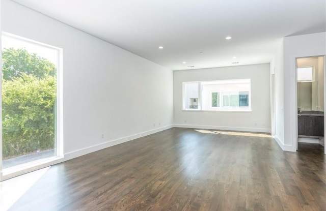 1235 Hyde Court Gallery 3
