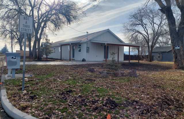 608 Adams Street - 608 Adams Street, Klamath Falls, OR 97601