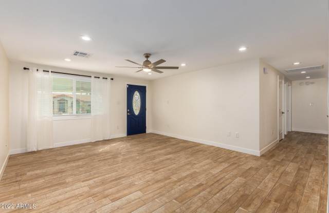 13838 N 37th Way Gallery 4
