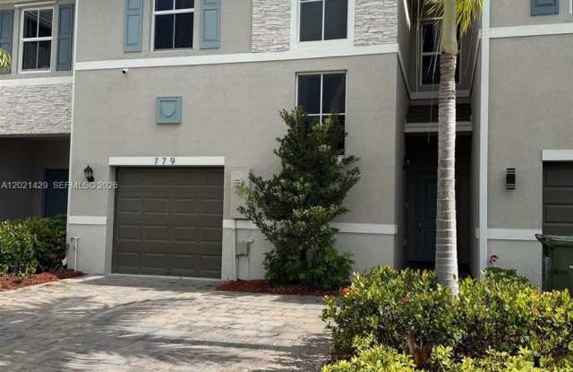 779 SE 18th St photos photos