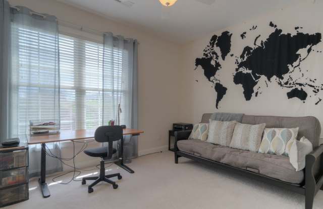 250 Sheliah | Townhouse | 2 Bed 2 Bath | 08/14/2026 photos photos