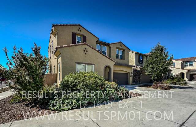 Beautifully upgraded Four bedroom w Loft photos photos