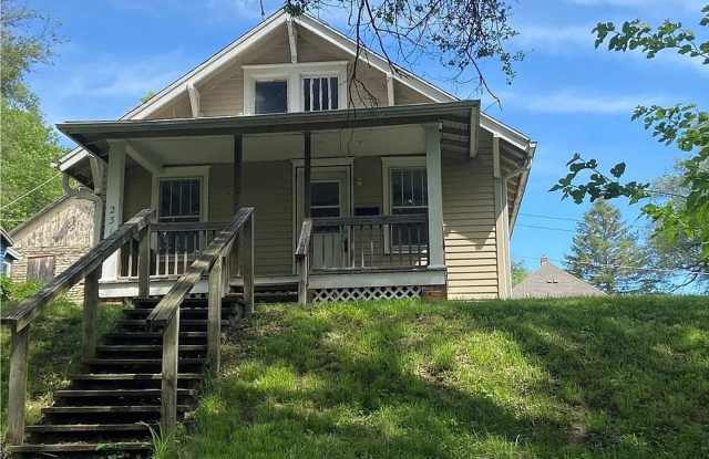 2-Bedroom Home with Covered Front Porch, Main-Floor Laundry & Off-Street Parking Gallery 3