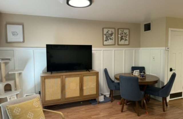 8 Steamboat Dr Gallery 2