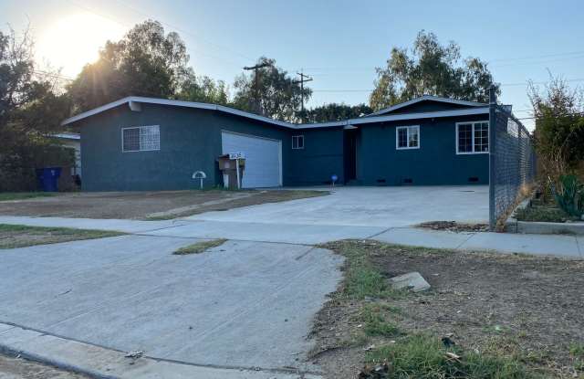 Going Going Gone. Rent me before its gone. 3 BD 1.5 BA house in SW Gallery 2