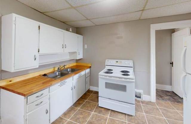 413 1/2 West Thayer Avenue photos photos