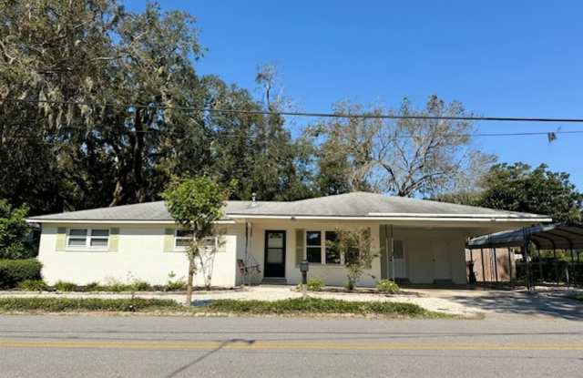 Thunderbolt Charm Meets Modern Comfort photos photos