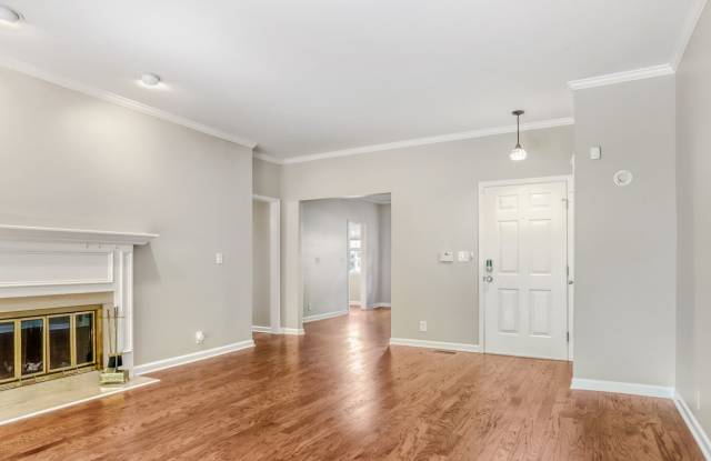 Spacious 2-Bedroom, 2-Bath Condo with Pool in Nashville Gallery 3