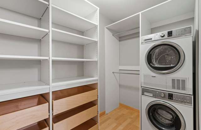 1, 2 & 3 Bedrooms Available, near U of M!  Beautiful remodeled Apartments! Lauderdale Gallery 2