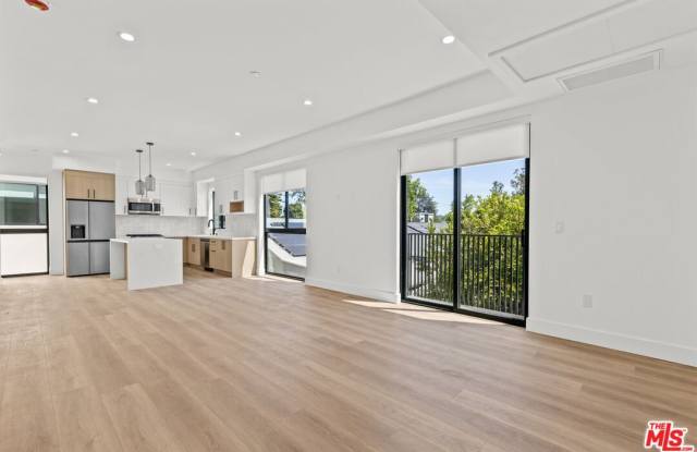 5839 Kester Ave unit: 2 - 5839 Kester Avenue, Los Angeles, CA 91411