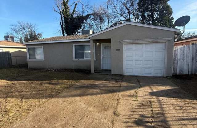 APPLY NOW FOR THIS 3 BEDROOM HOME!! photos photos