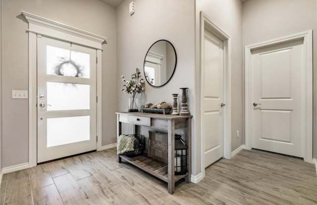3700 Palisade Lane Gallery 3