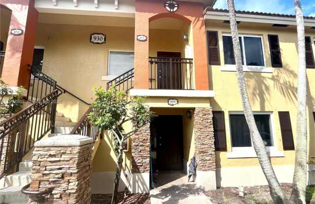 930 NE 33rd Terr photos photos