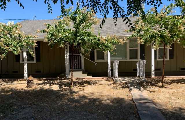 Beautiful Single Story Home Ready To Be Called Home! - 1044 Maple Street, Stanislaus County, CA 95380