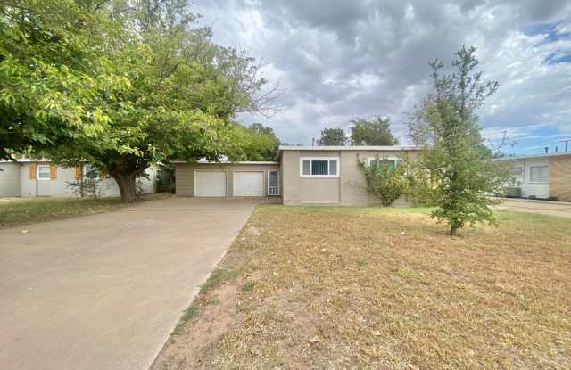3 bed 1 bath 2 car garage now available in the medical district - 4304 30th Street, Lubbock, TX 79410
