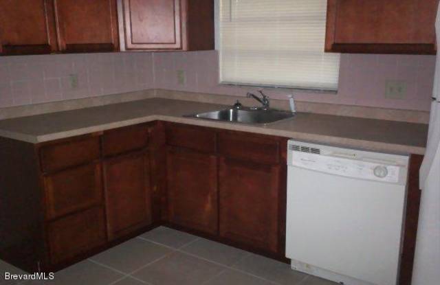 ~ * ~ Charming 1 Story Stucco Home - 3 bed 2 bath & 2 car Garage with large back yard! ~ * ~ photos photos