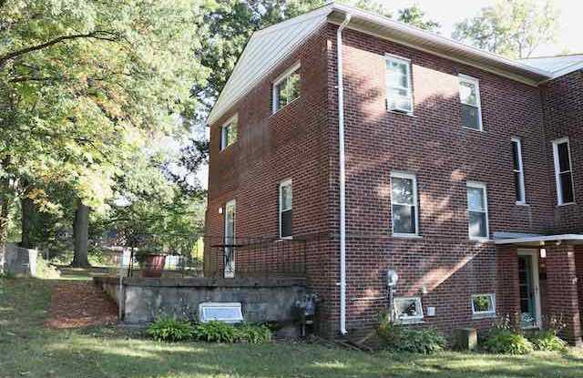 41 Burley Circle - 41 Burley Circle, Greenhills, OH 45218