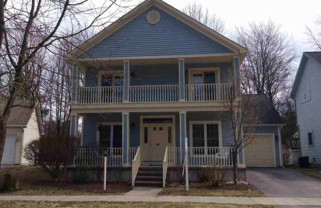 44 HORSESHOE DR - 44 Horseshoe Drive, Saratoga Springs, NY 12866