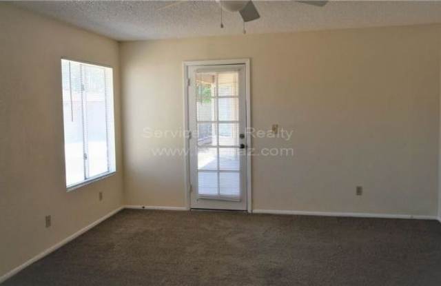 8119 W Corrine Dr Gallery 4