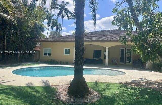 6845 SW 52nd St photos photos