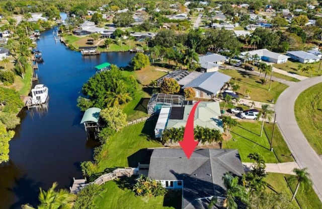 643 SE Harborview Drive photos photos