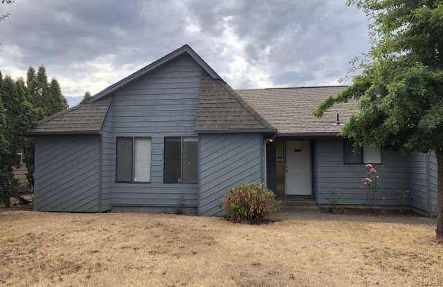 Beautiful 3 Bedroom, 2 bathroom House in Great Quiet Neighborhood. photos photos