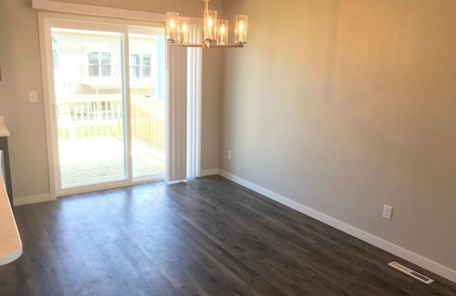 3 Bed 2 Bath Single Family Home Gallery 4